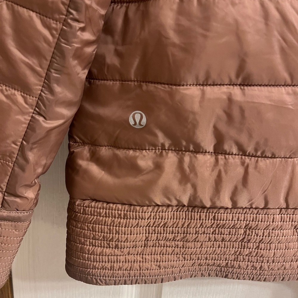 Lululemon The Bomb Bomber Jacket Reversible Bark Berry Size 10 Primaloft EUC - Picture 9 of 15